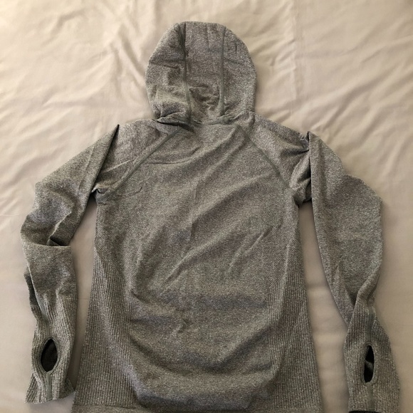 Uniqlo Hooded Sweater - Picture 2 of 4